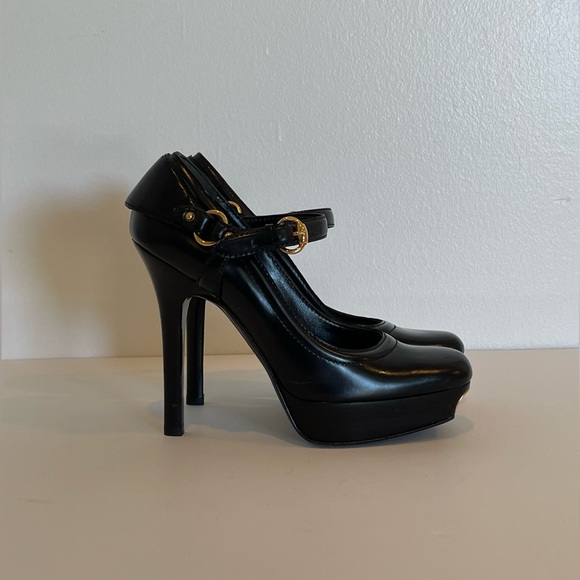 Gucci Black Pumps with Chunky Gold Accents - Size US 7 - Picture 2 of 10